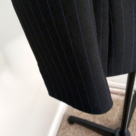Jones Wear Suit. Sz 12 Black W/ Blue Pin Stripe Blazer, 3 button - Picture 8 of 11